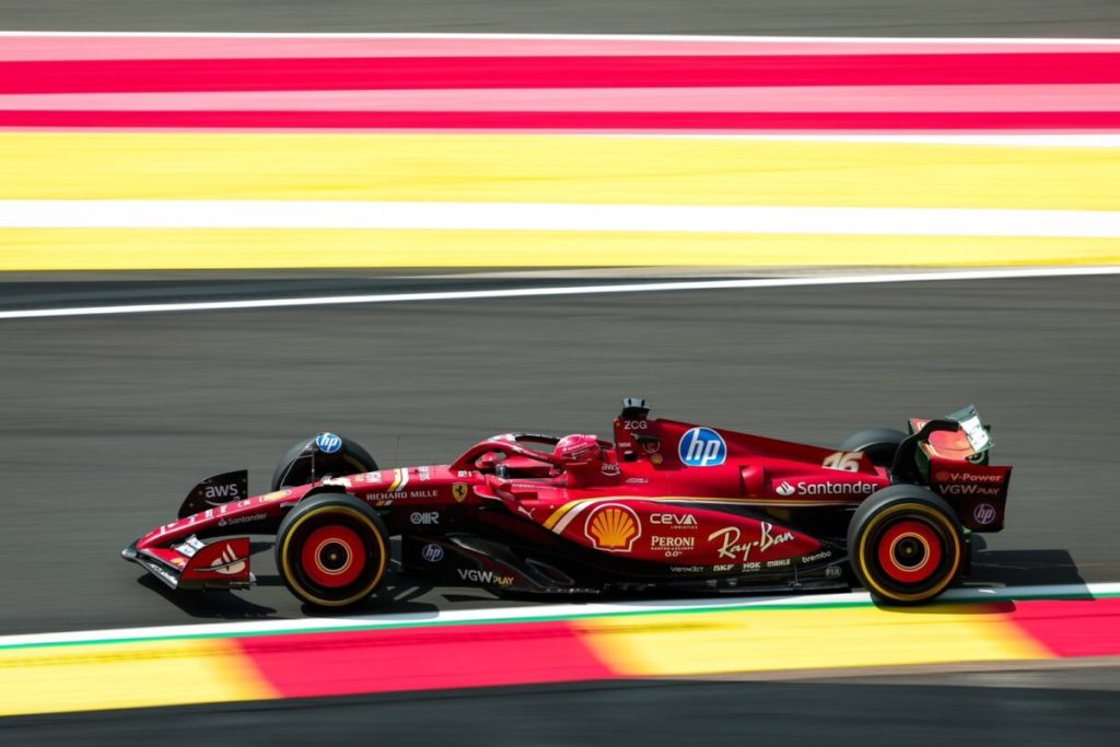 Leclerc se muestra sorprendido por Mercedes y confiesa: “No somos rápidos”