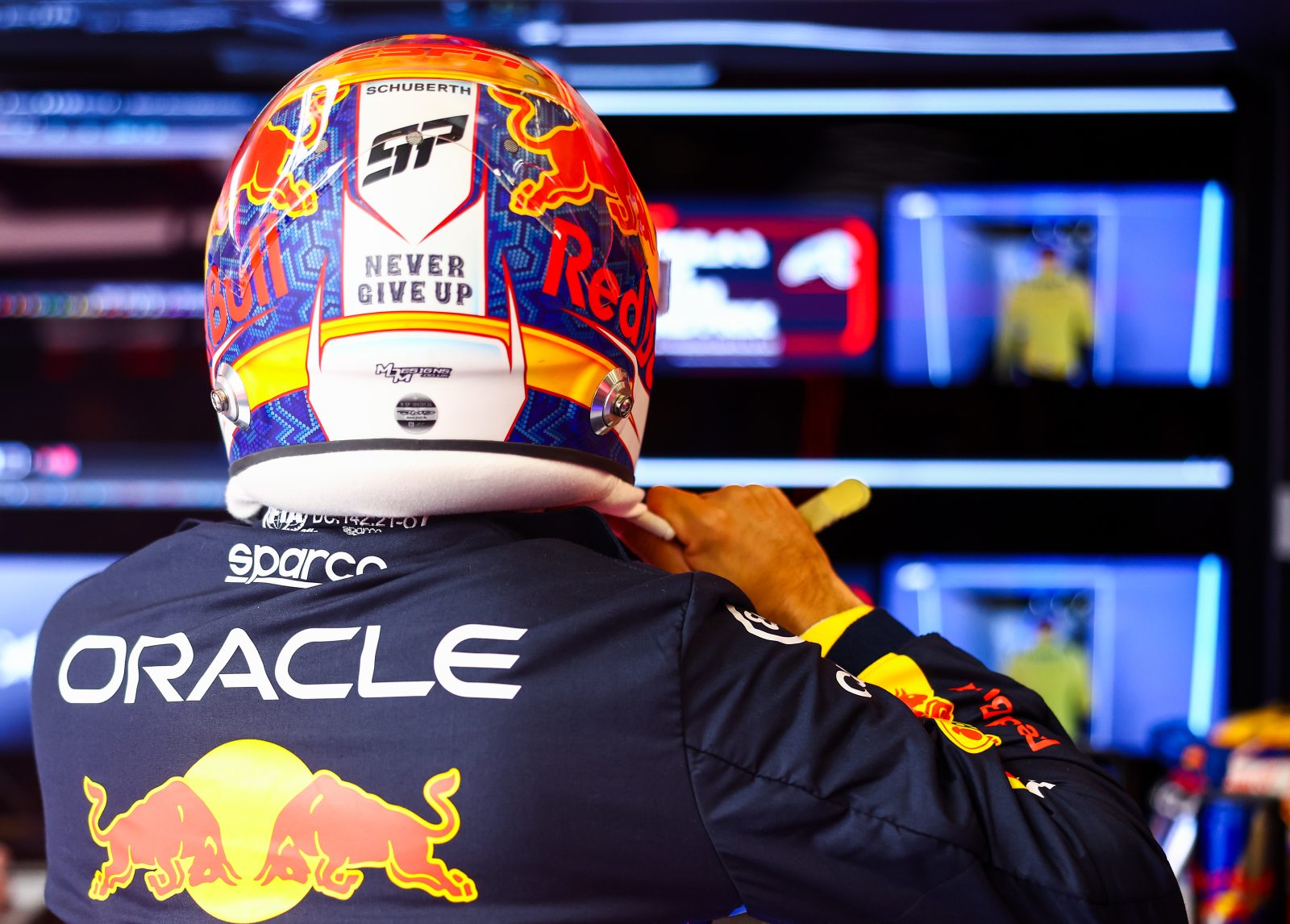 Red Bull cobra “fim de semana bom” e diz que permanência de Pérez “está nas mãos dele”