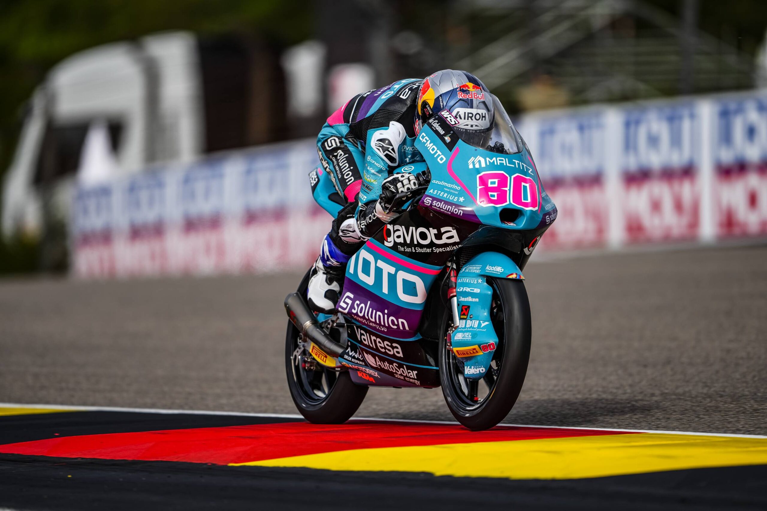 Alonso segura pressão de Furusato nas voltas finais e vence GP da Alemanha na Moto3