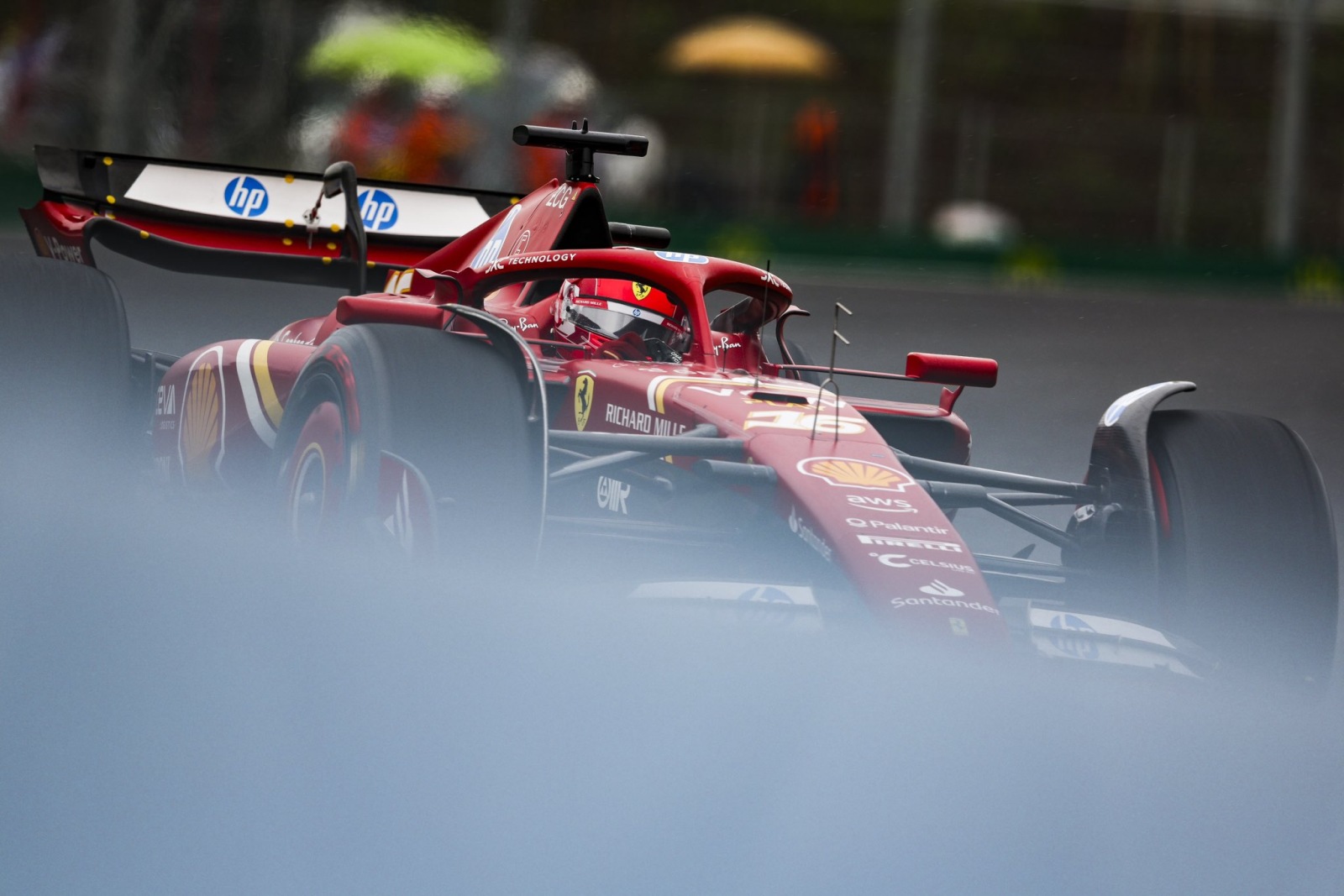Leclerc vê “verdadeiro teste” para Ferrari, mas aposta em problemas “ainda mais visíveis”