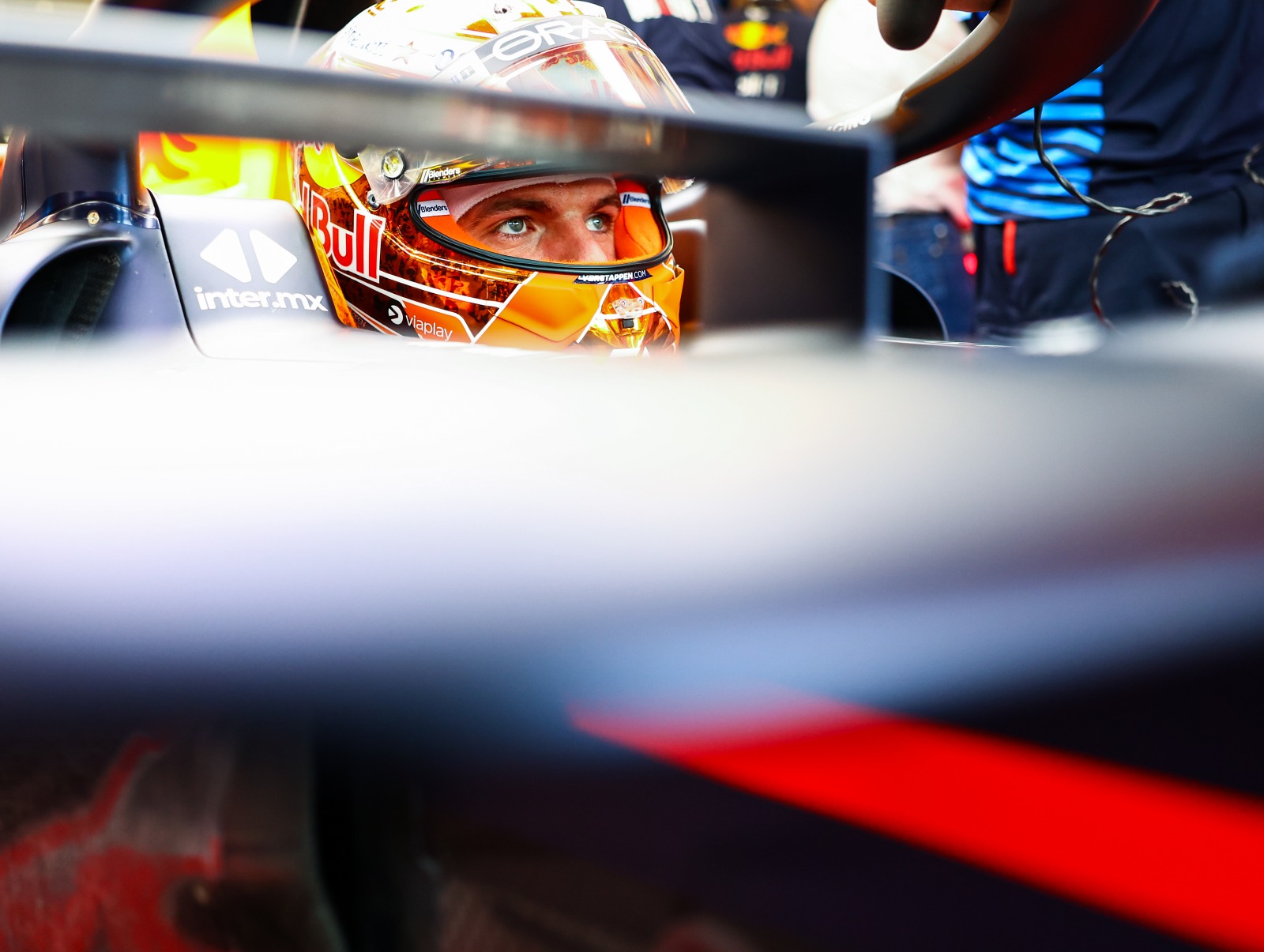Verstappen se irrita com decisões da Red Bull na Hungria: “Claro que não estou feliz”