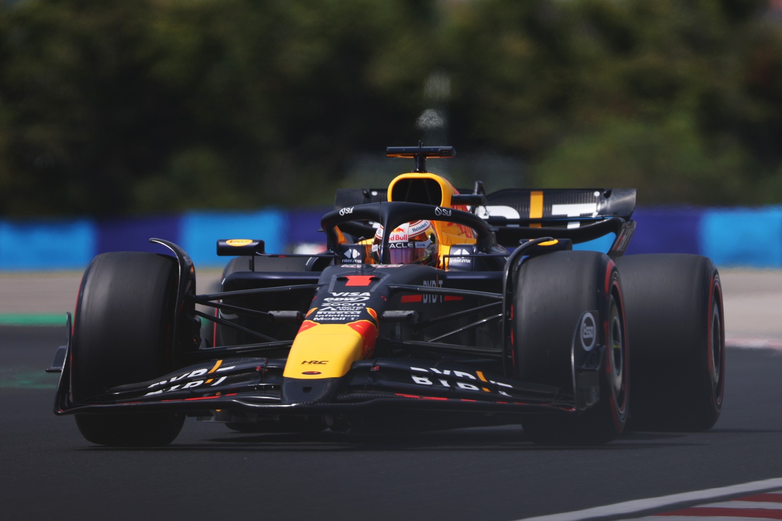 Verstappen destaca actualizaciones positivas al RB20 en Hungría: “Hay mucho por hacer”