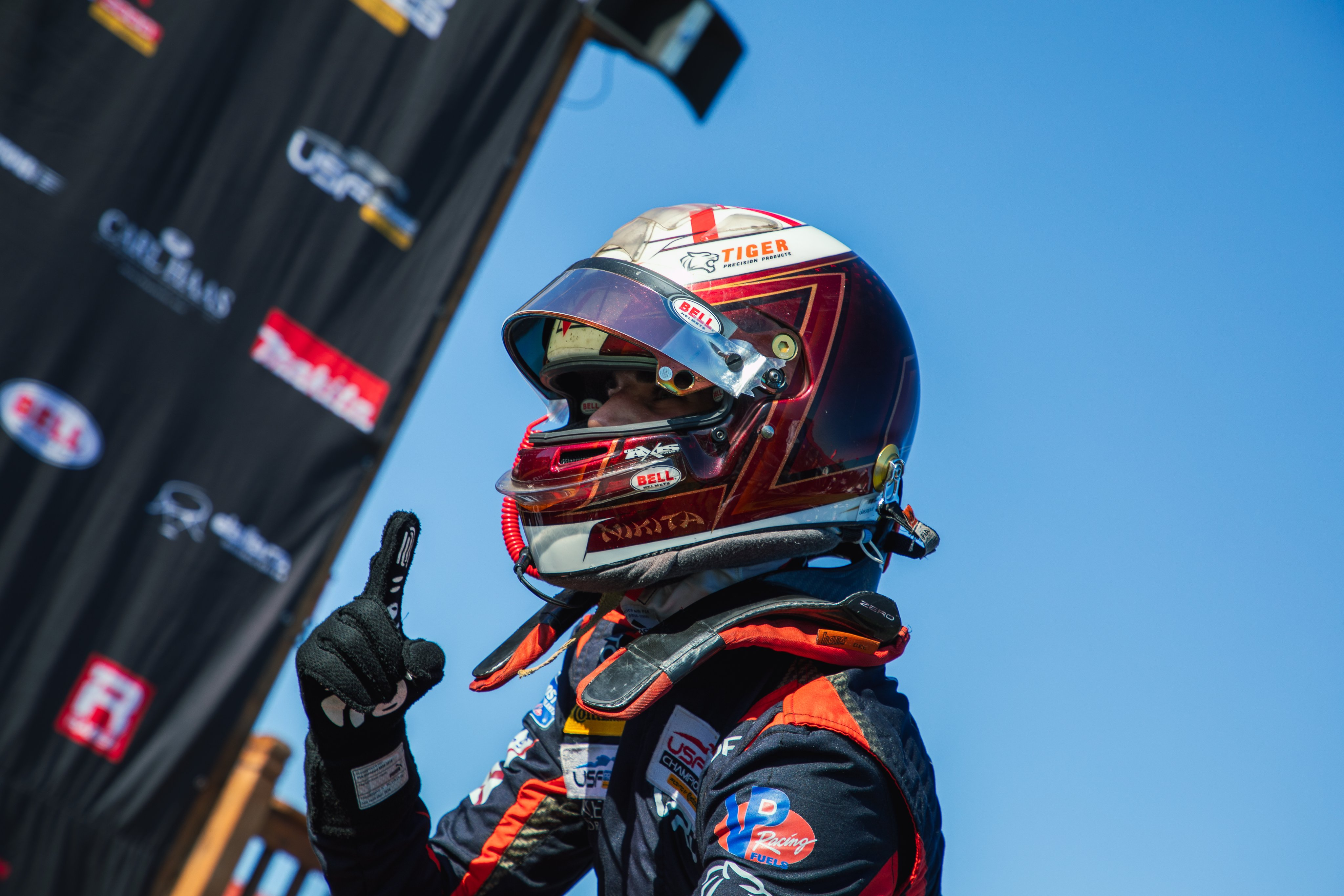 Johnson varre rodada da Pro 2000 em Mid-Ohio e corta vantagem de Hughes