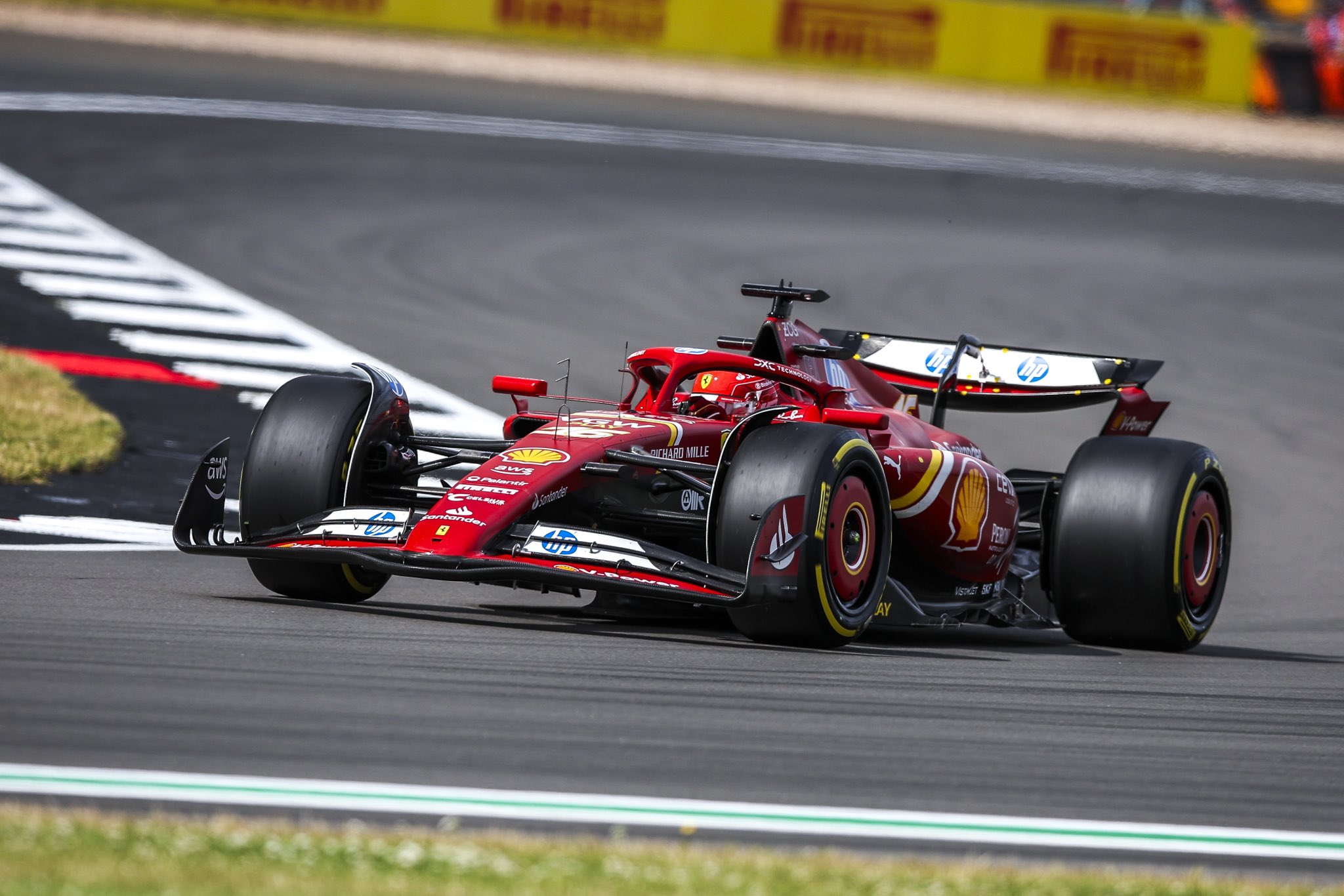 Leclerc afirma que Red Bull e McLaren estão “muito à frente” da Ferrari em Silverstone