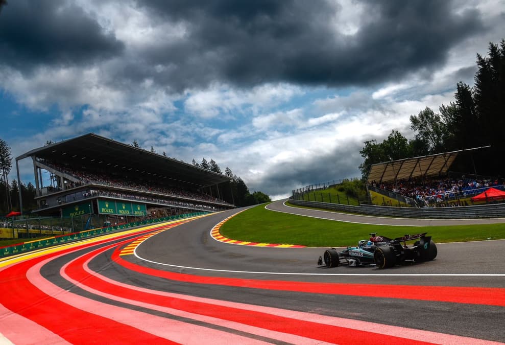 Mercedes promete una “investigación completa” tras la exclusión de Russell en Spa