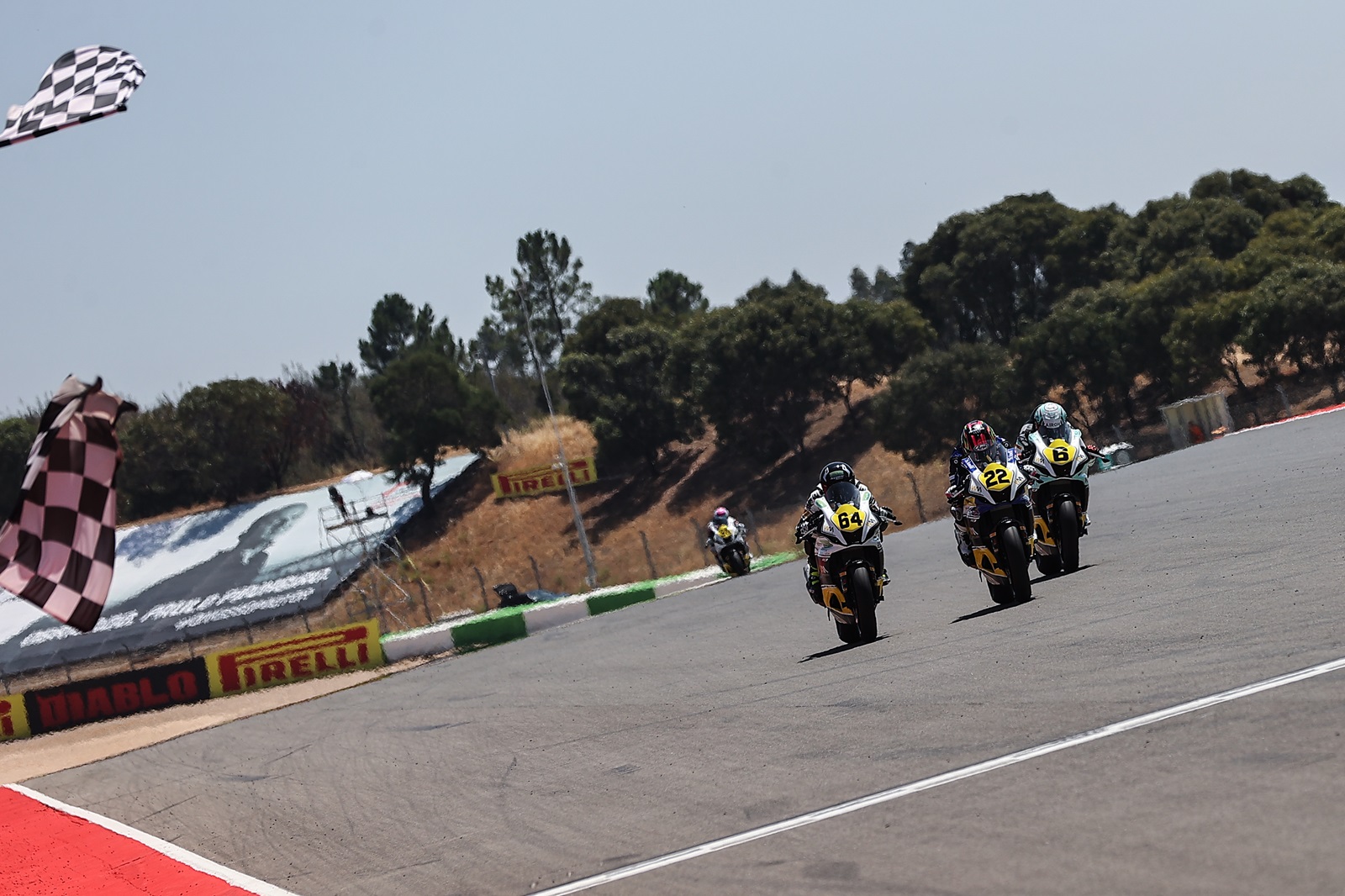 Carrasco vence agitada corrida 2 marcada por acidente no Mundial Feminino em Portugal