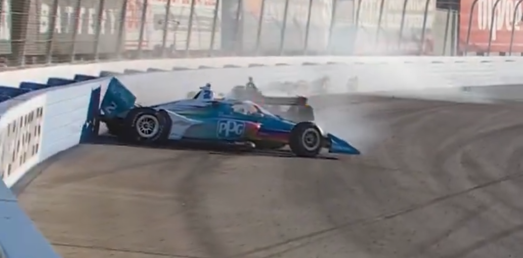 Ericsson e Newgarden se tocam em disputa e batem no muro em Milwaukee