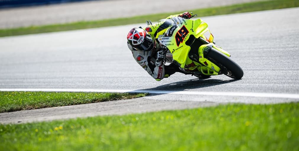 Di Giannantonio se luxa el hombro izquierdo y se pierde el GP de Austria de MotoGP