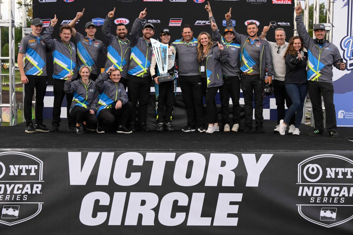 Hughes é sexto e levanta título da Pro 2000 na corrida 1 em Portland. Johnson vence