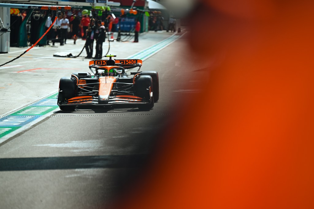 Norris doblega a Verstappen y logra la pole position del GP de Países Bajos
