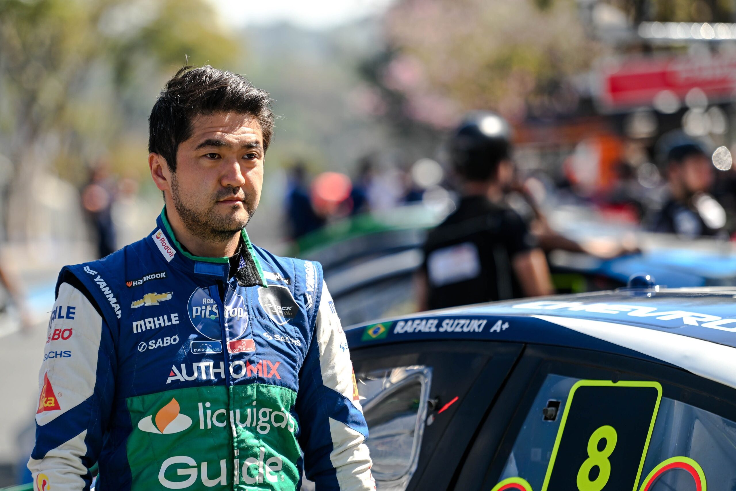 Suzuki brilha na chuva e garante pole da Stock Car no Velopark. Massa é 4º