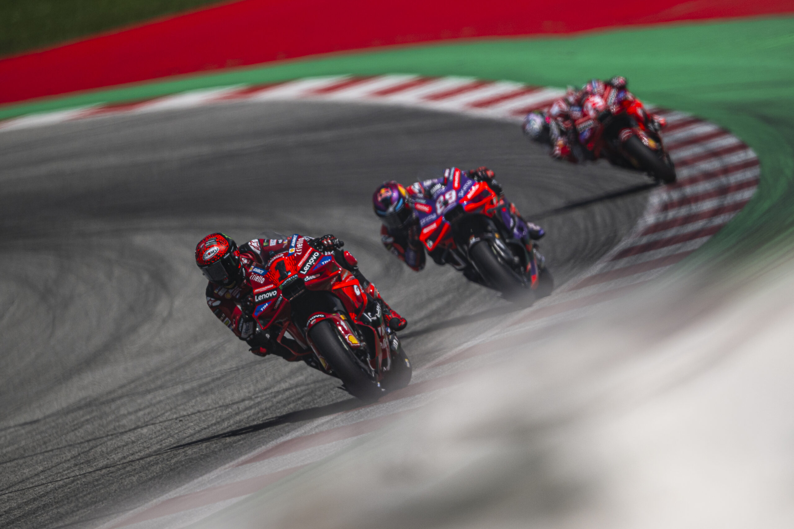 Liberty Media decide vender R$ 4,5 bilhões em ações da F1 para comprar MotoGP