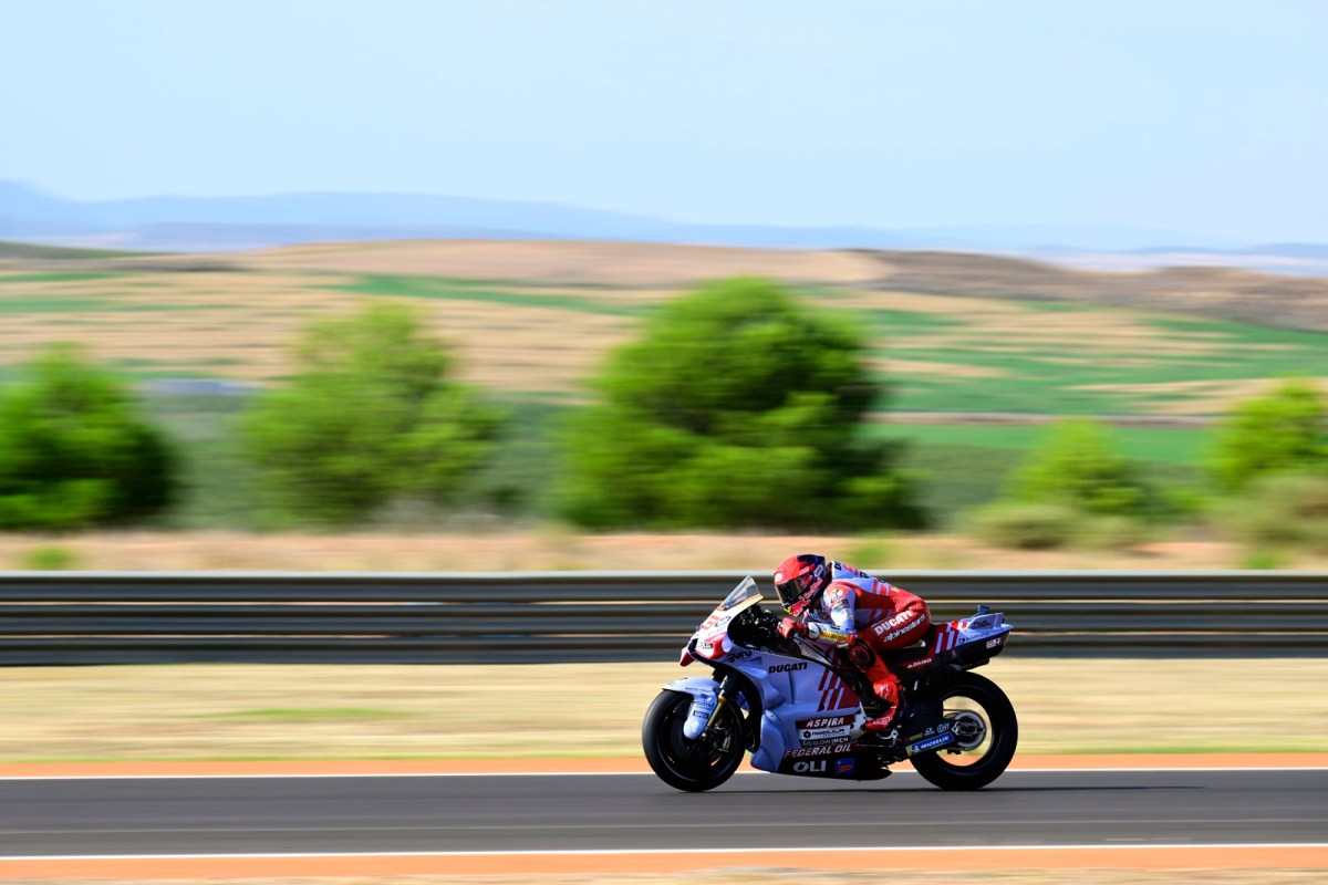 Marc Márquez volta a liderar dois primeiros treinos da MotoGP após quase 3 anos