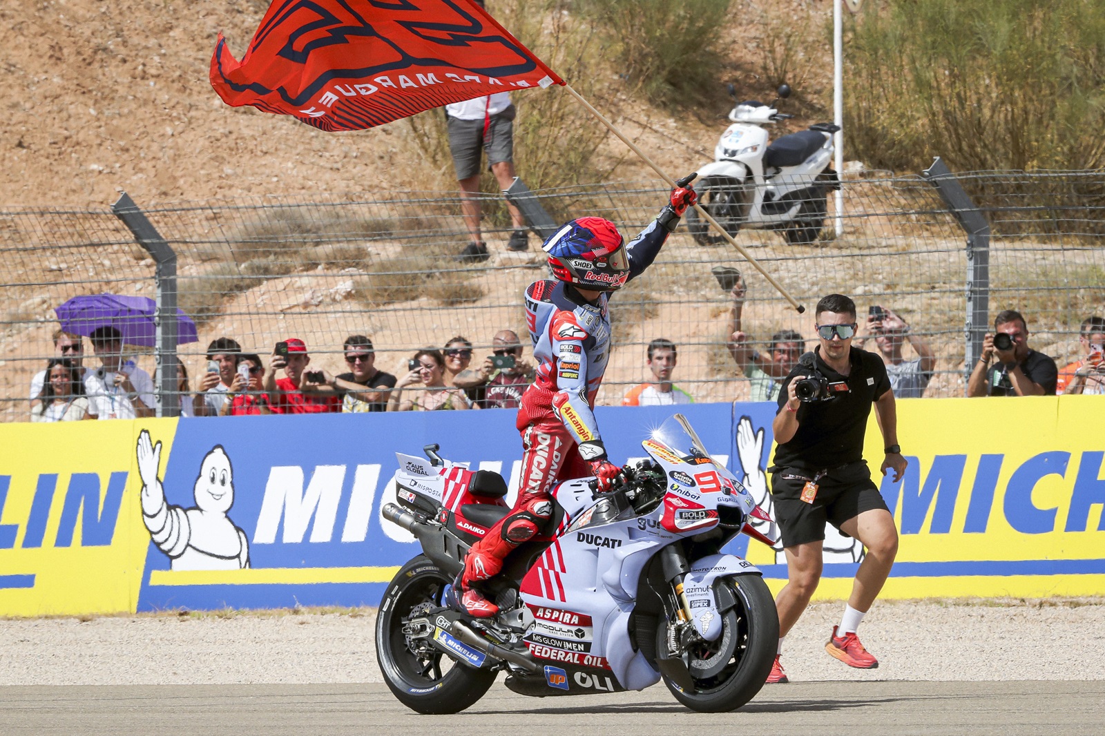‘Velho’ Marc Márquez sai da jaula e desafia rivais em Aragão: alguém acompanha?