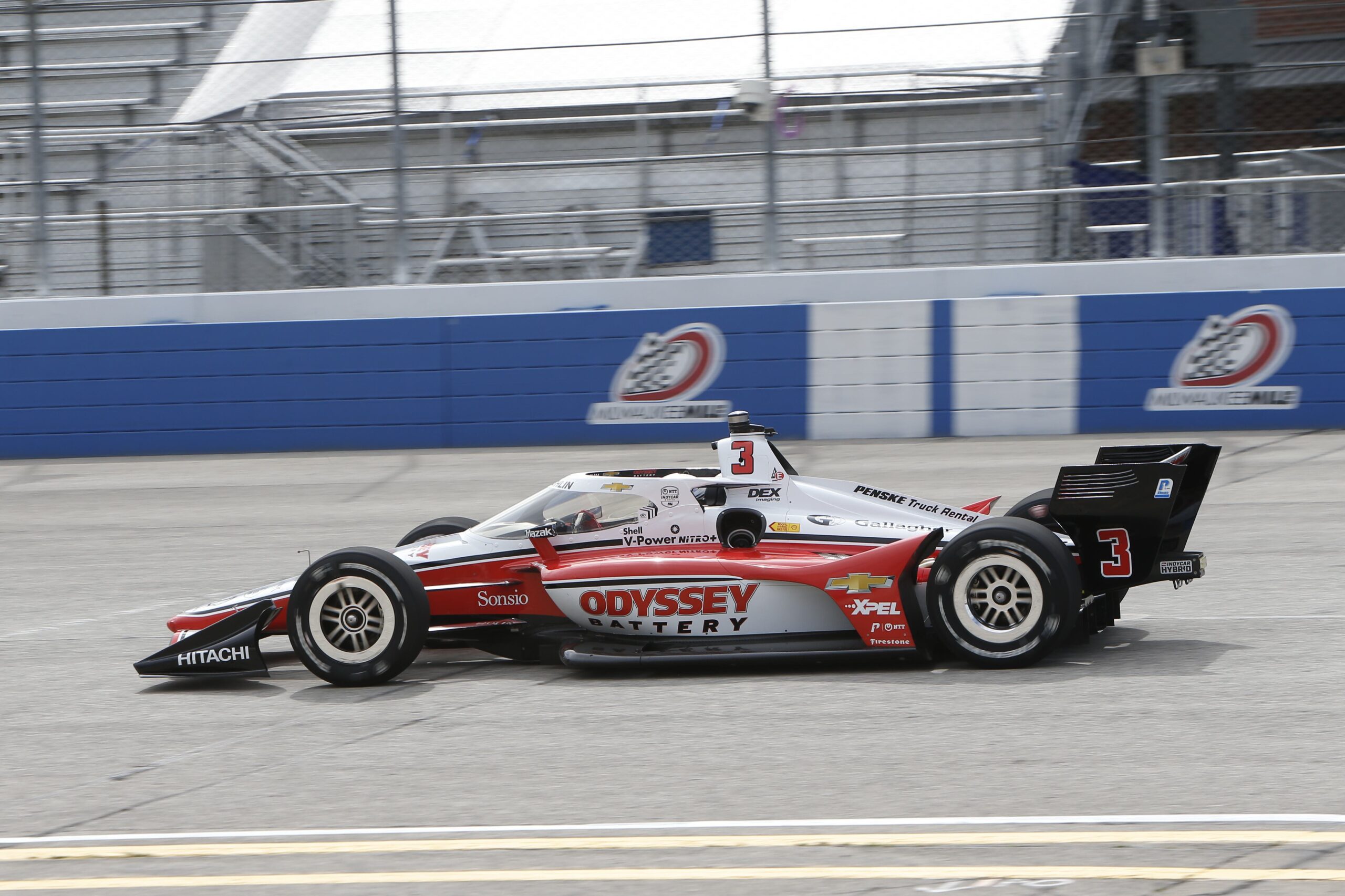 McLaughlin festeja pole em Milwaukee, mas avisa: “Tudo pode mudar em uma volta”