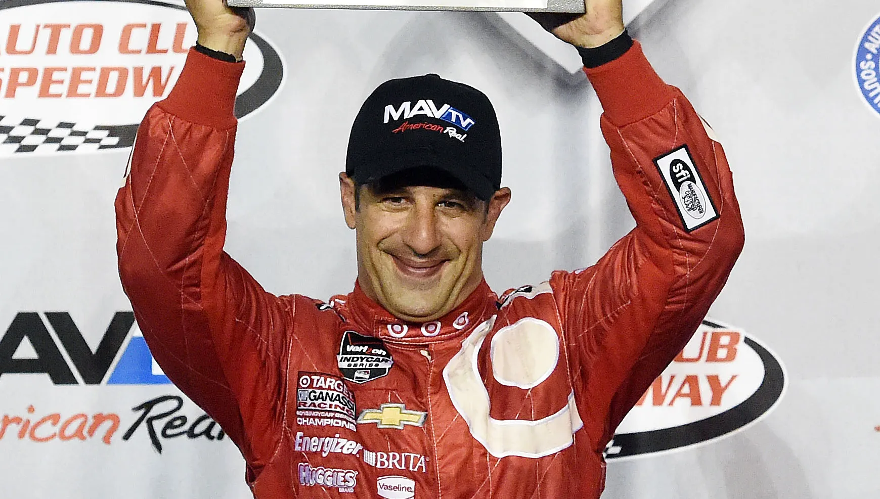 Na Garagem: Kanaan ofusca final em Fontana e vence na Indy pela última vez