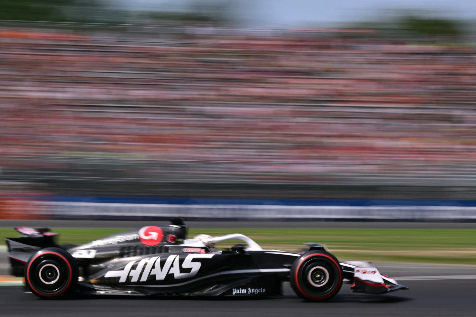 Magnussen se defende após punição na Itália por toque em Gasly: “Carro não sofreu danos”