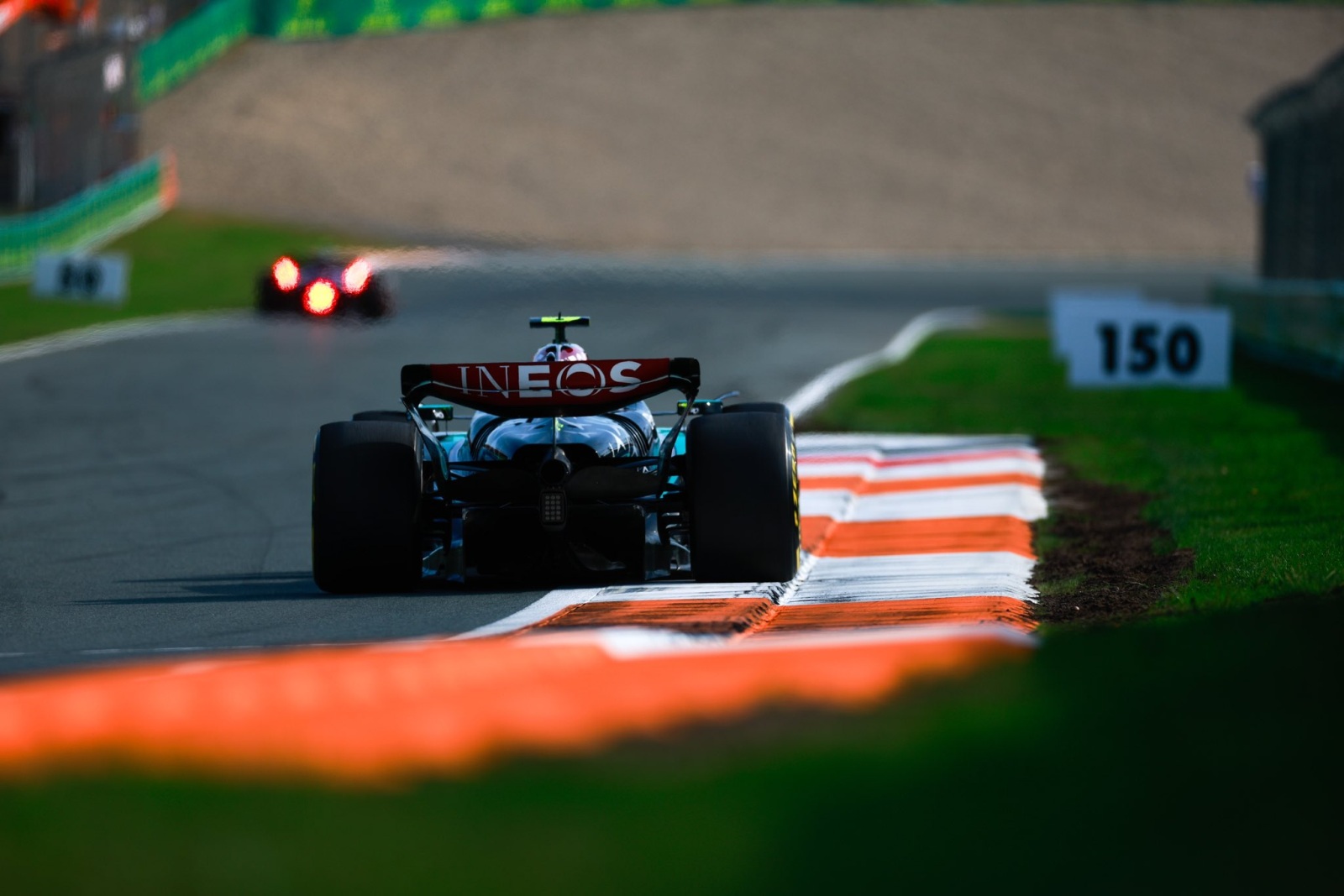 Hamilton perde 3 posições no grid do GP dos Países Baixos por atrapalhar Pérez