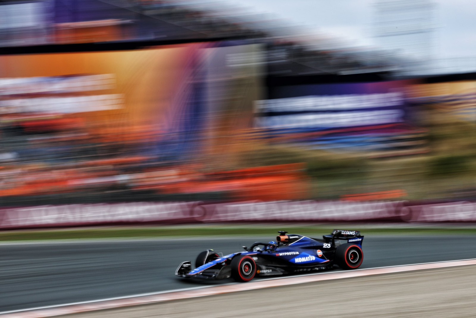 “Perigoso” e “encaixotado”: Albon vive ‘treta’ com Magnussen no GP dos Países Baixos