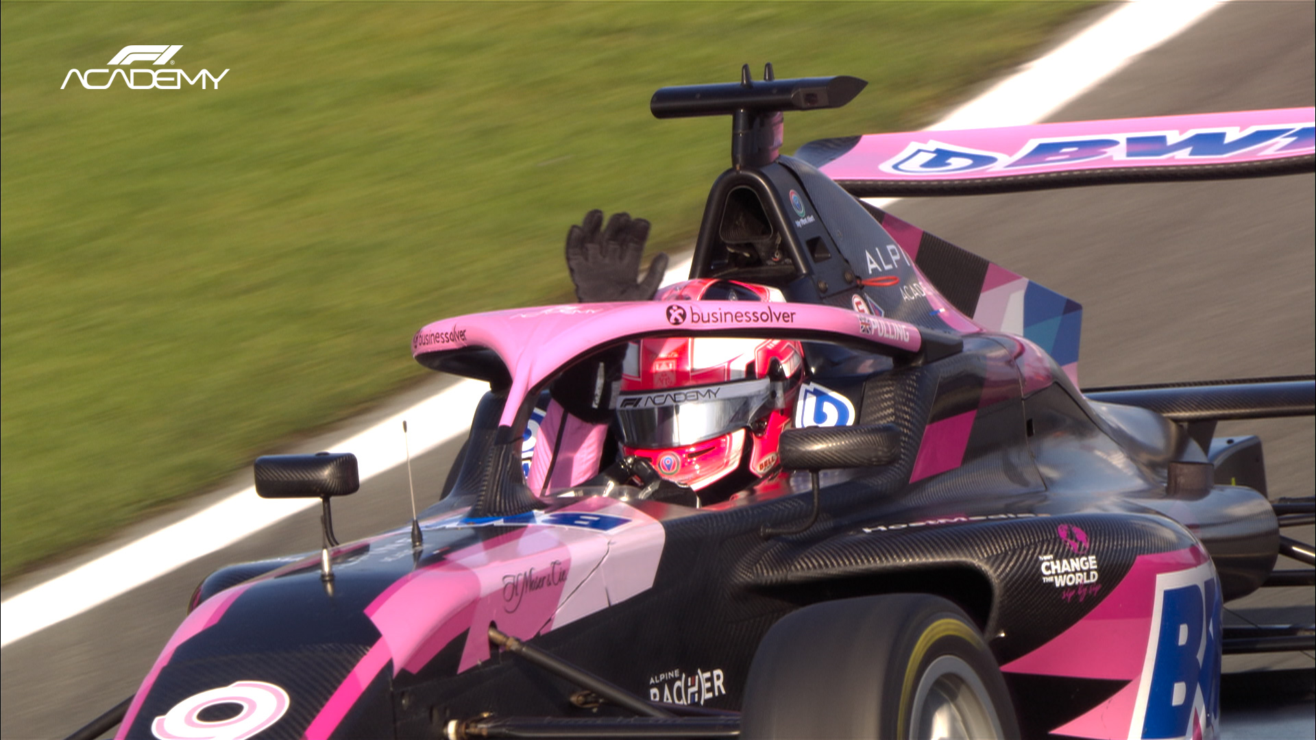 Pulling e Pin mantêm domínio e vencem na rodada da F1 Academy nos Países Baixos