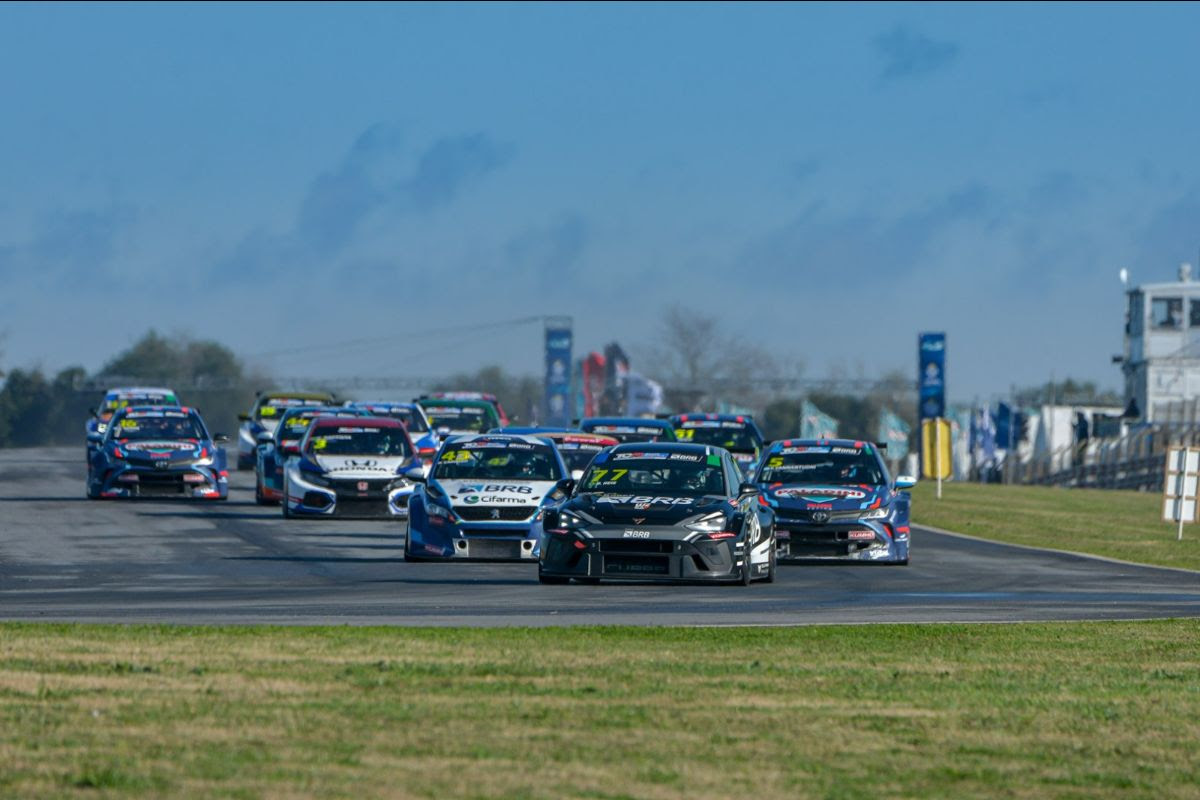Reis y Pernía vencen en las competencias del TCR Sudamericano en Mercedes
