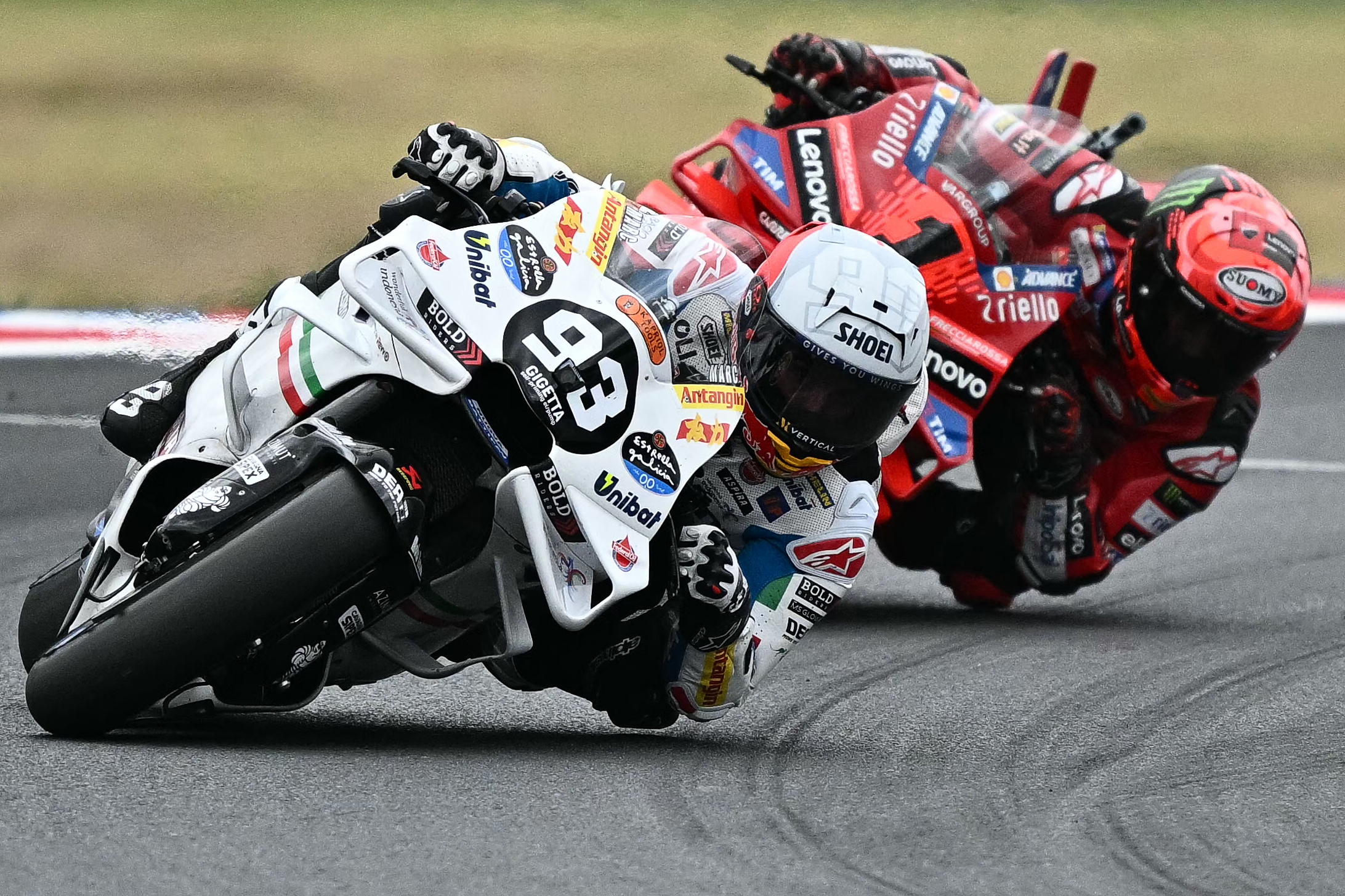 Marc Márquez bate Bagnaia e vence caótico GP de San Marino da MotoGP. Martín é 15º