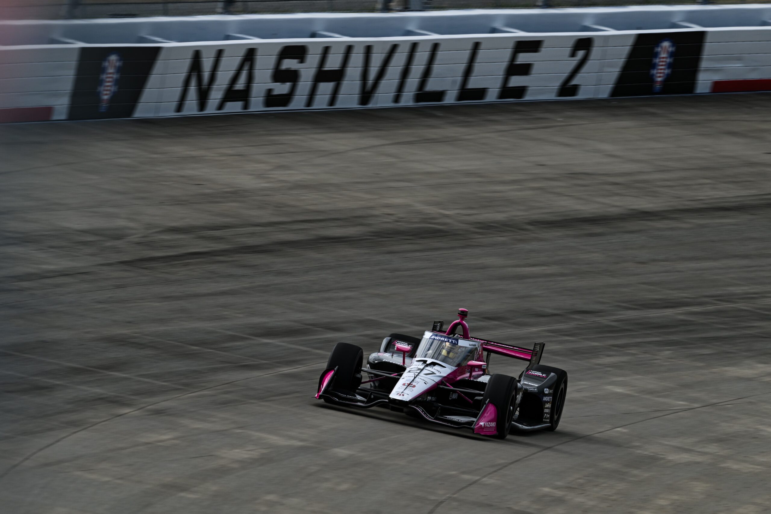 Kirkwood ofusca decisão de título e sai com pole no GP de Nashville da Indy