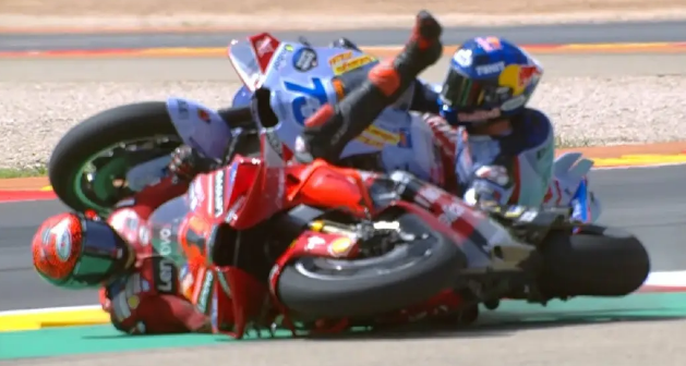 Bagnaia y Alex Márquez cruzan declaraciones tras incidente en el GP de Aragón de MotoGP