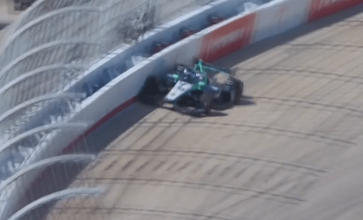 Ericsson perde controle, bate na curva 4 e gera bandeira amarela em Nashville