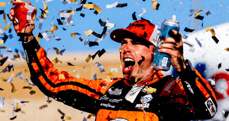 Chastain frustra postulantes ao título nos playoffs e vence etapa da Nascar no Kansas