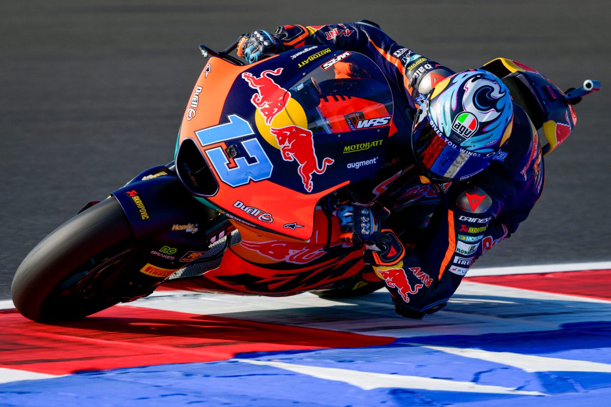 Vietti bate Canet por só 0s029 após erro de Arbolino e vence na Moto2 na Emília-Romanha