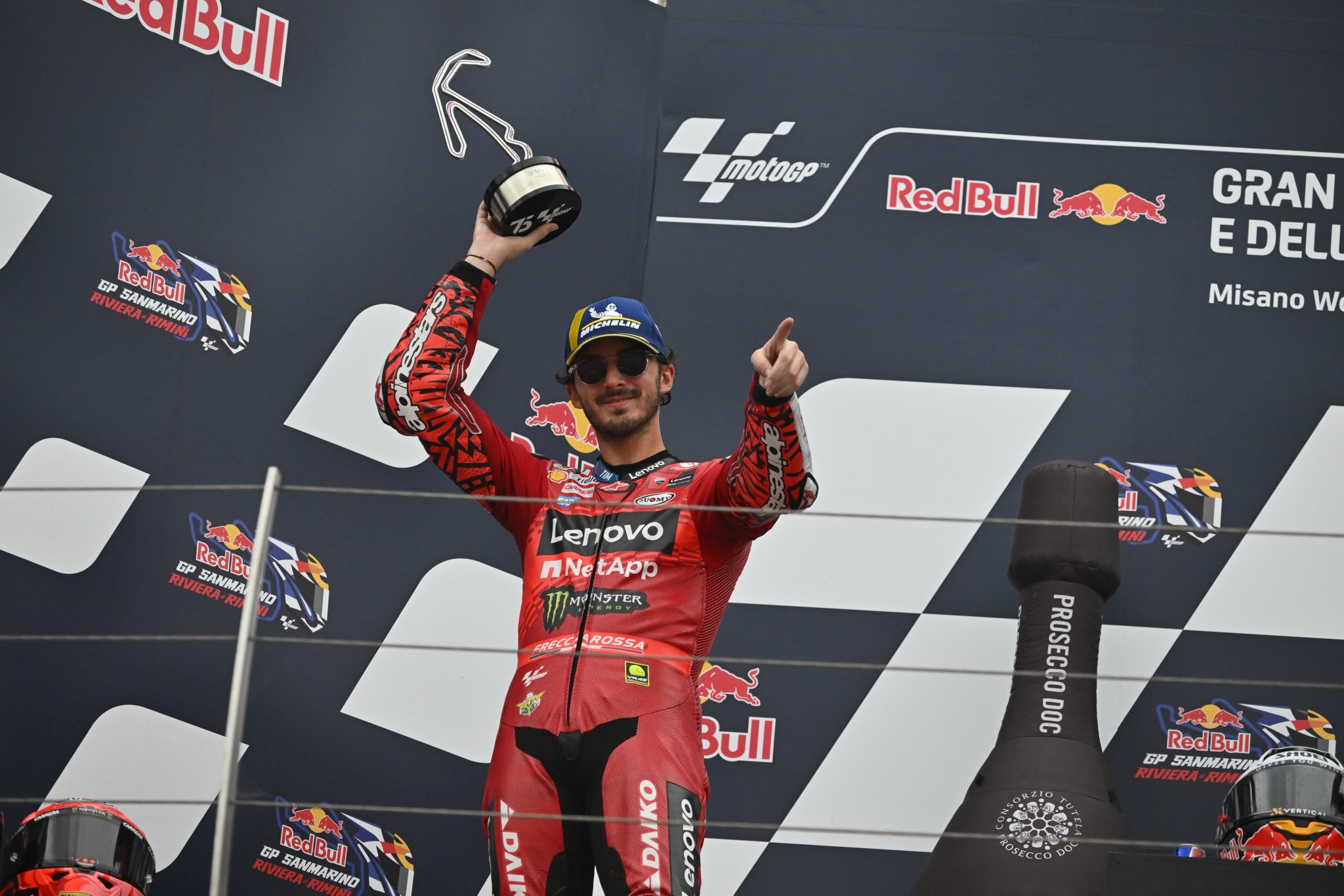 Bagnaia vê dia ruim de Martín e cola na briga pelo título da MotoGP. Confira classificação