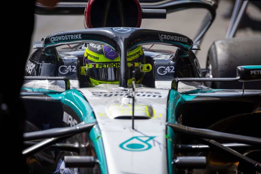 Mercedes mantiene suelo en Singapur y planea mejora en Austin: «Seguimos sufriendo»