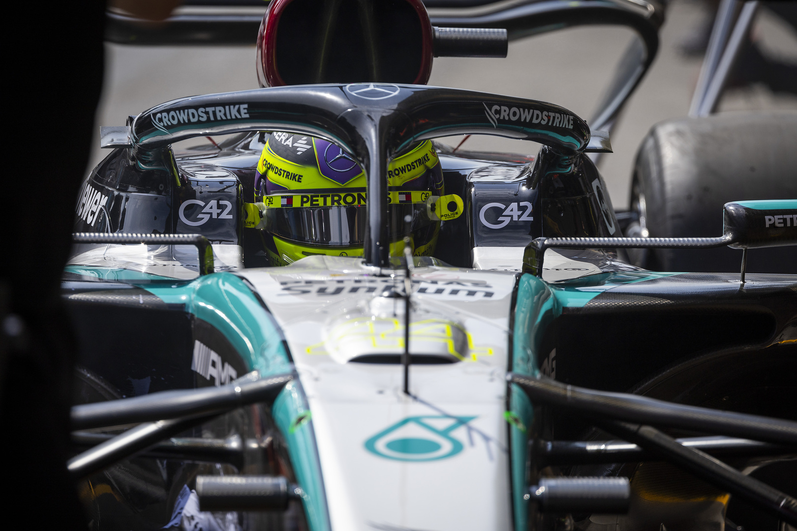 Mercedes mantiene suelo en Singapur y planea mejora en Austin: «Seguimos sufriendo»