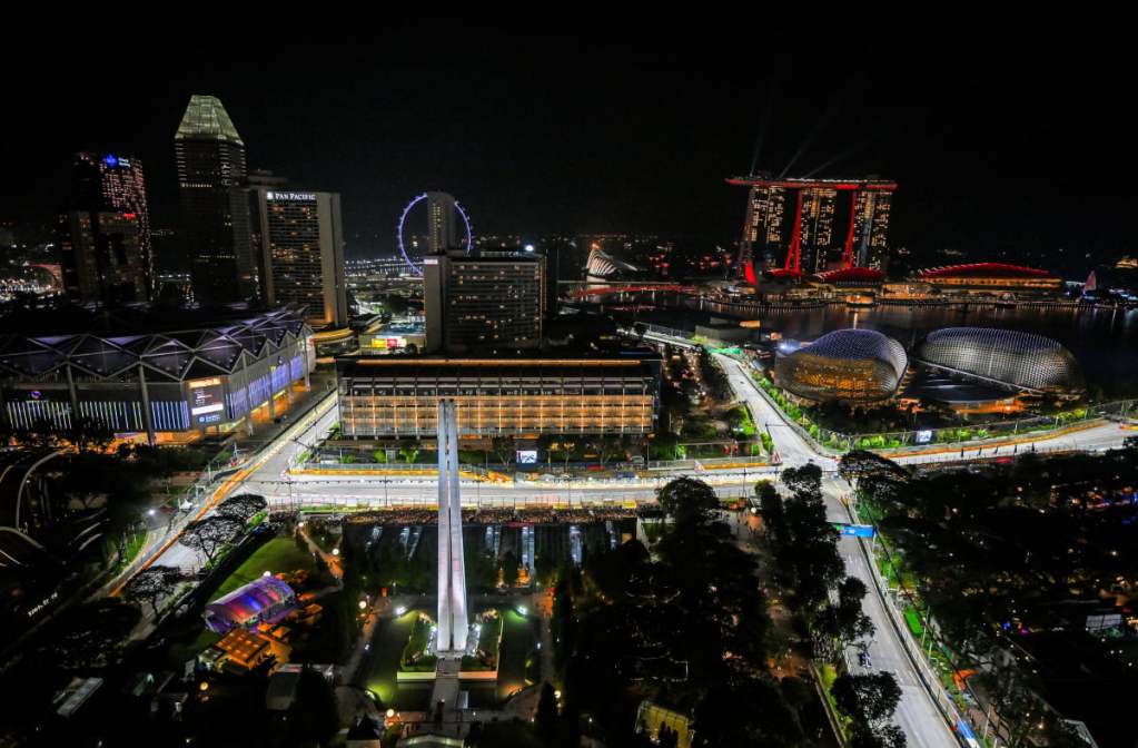 GP de Singapur de Fórmula 1 se celebra con calor intenso y mínima probabilidad de lluvia
