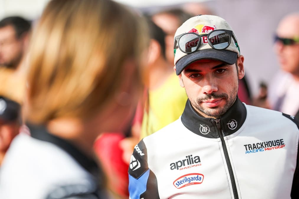 Oliveira se fractura la muñeca derecha en FP1 y se retira del GP de Indonesia