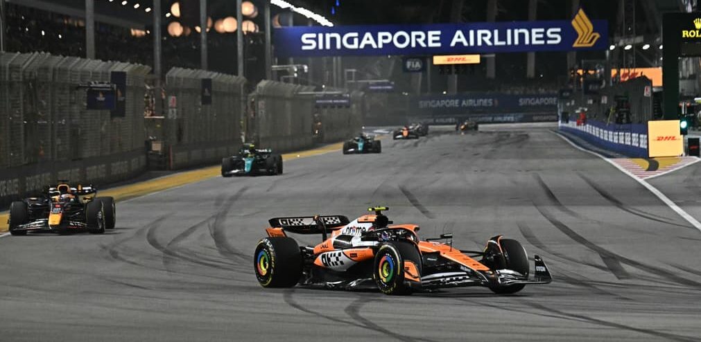 Norris elogia la actuación de McLaren en el GP de Singapur: “Volando toda la carrera”