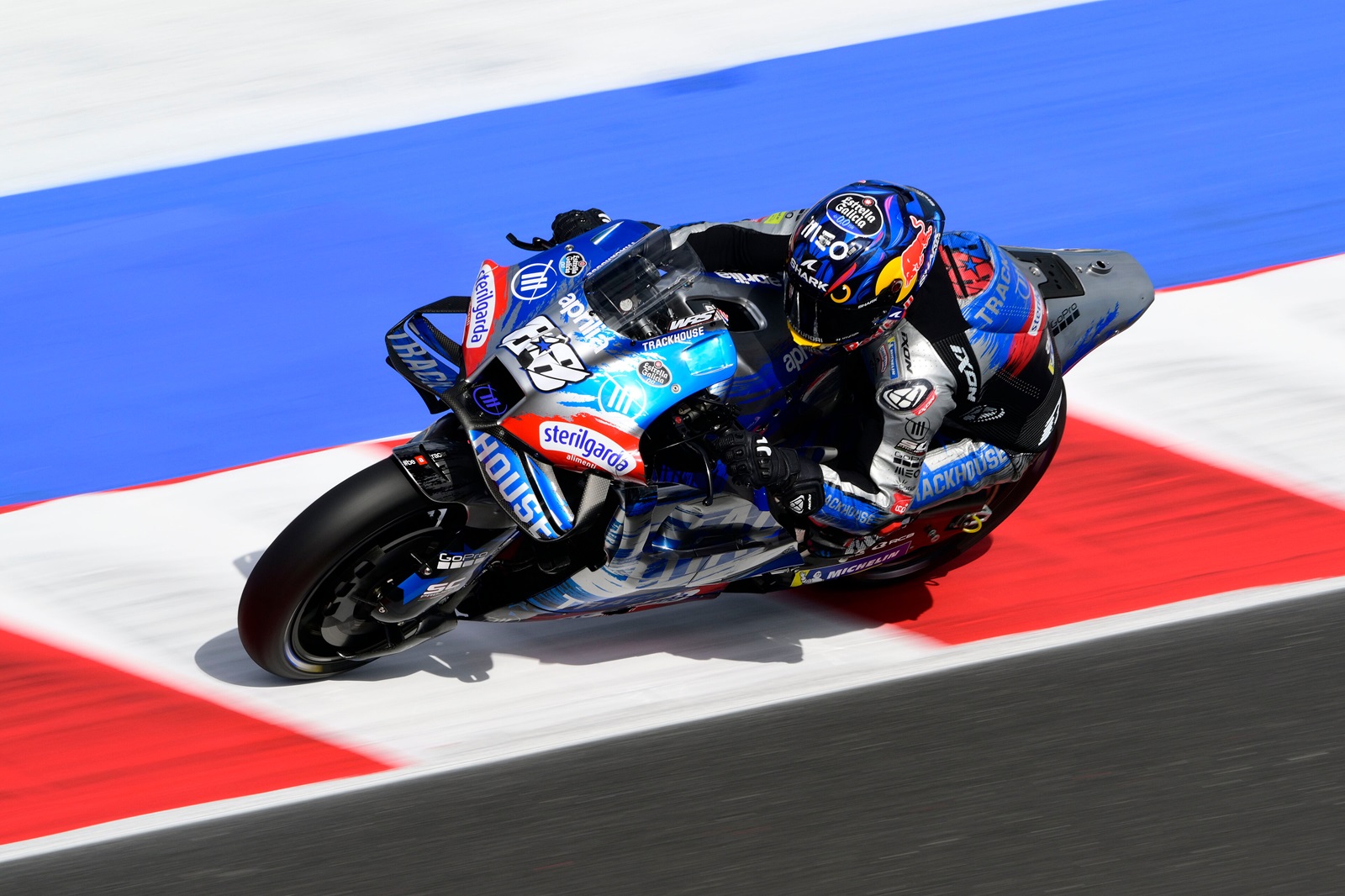Oliveira retorna à MotoGP em Barcelona após desfalcar Trackhouse por lesão