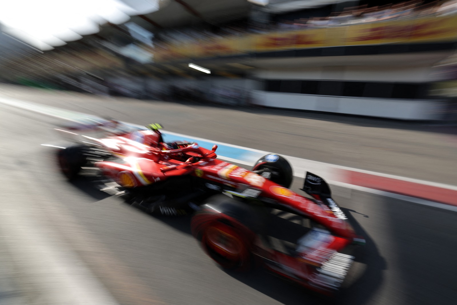 Sainz celebra “dia sólido” em 3º no grid de Baku: “Nunca estive 100% por aqui”