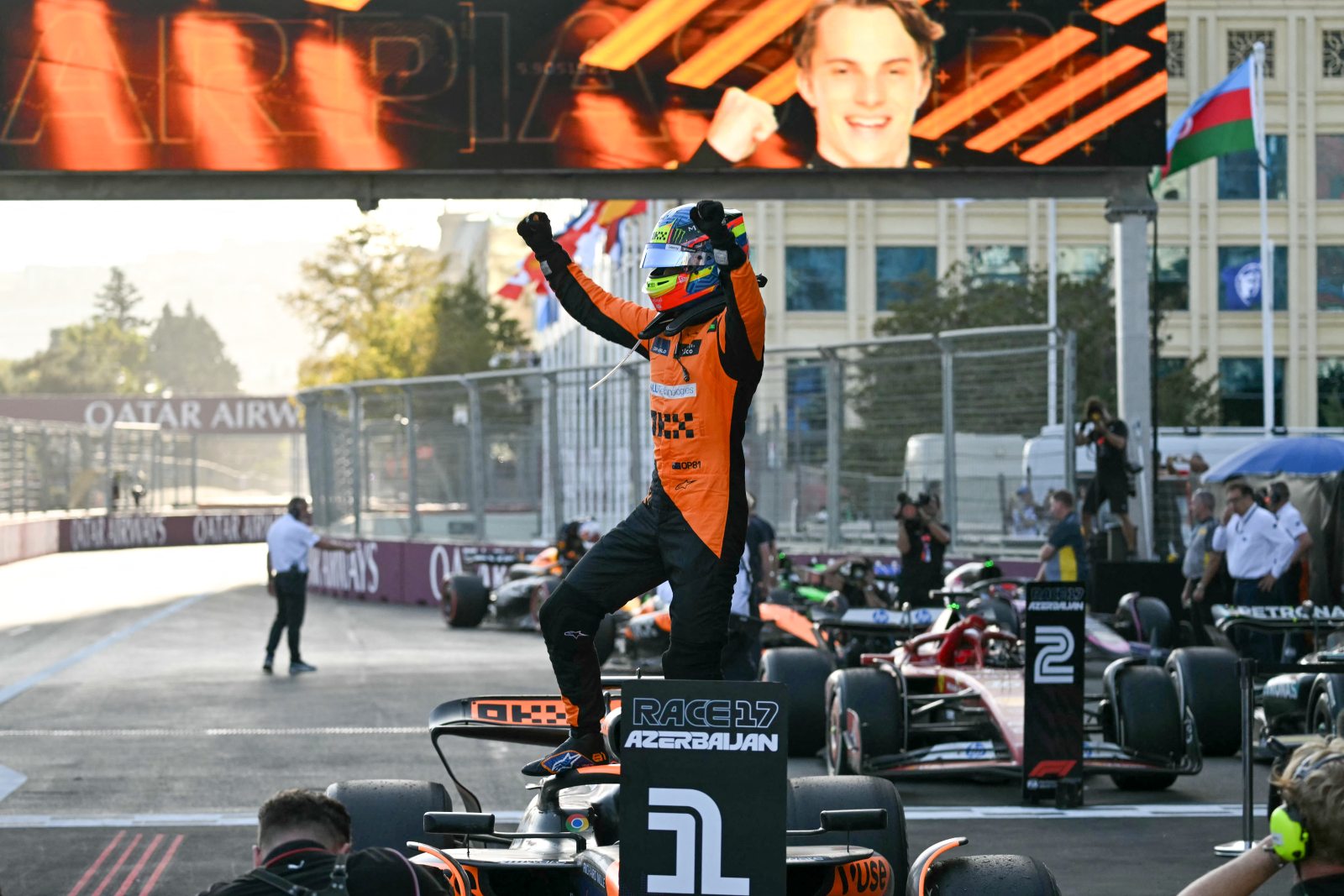 McLaren ultrapassa Red Bull com vitória de Piastri em Baku. Confira classificação
