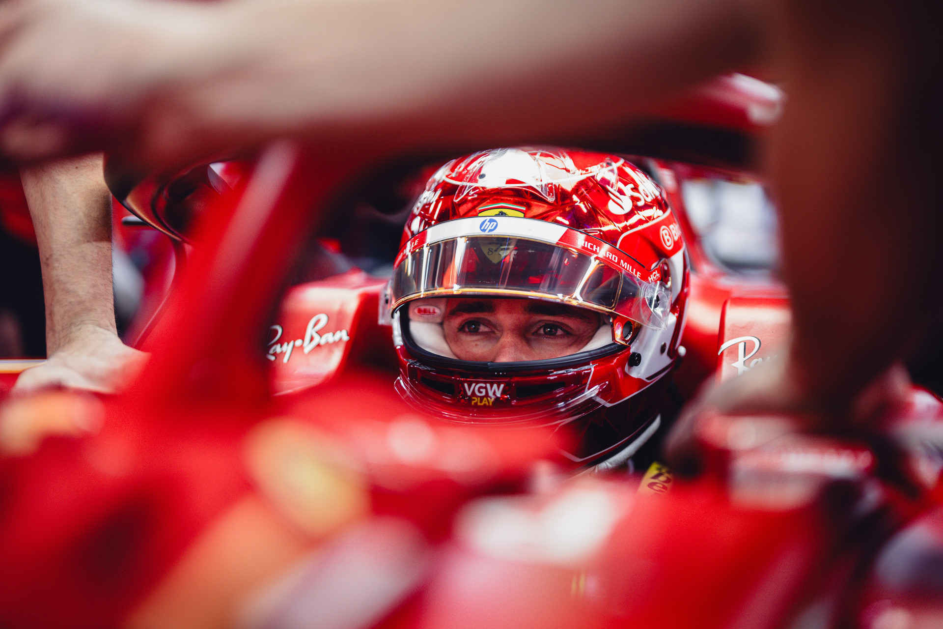 Leclerc culpa a neumáticos del «frustrante» puesto 9 en Singapur: «Ritmo para pole»