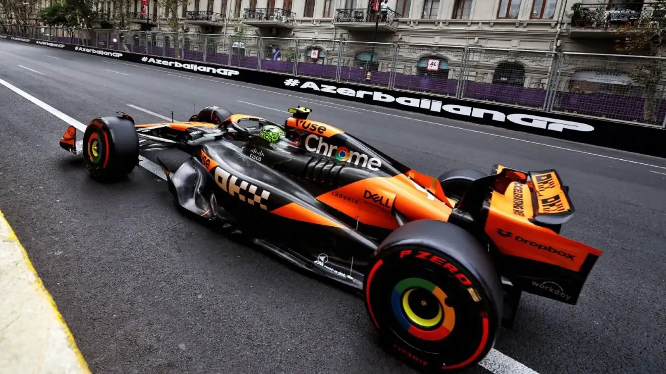 La FIA hace lugar a la protesta de Red Bull y pide a McLaren que modifique el alerón trasero