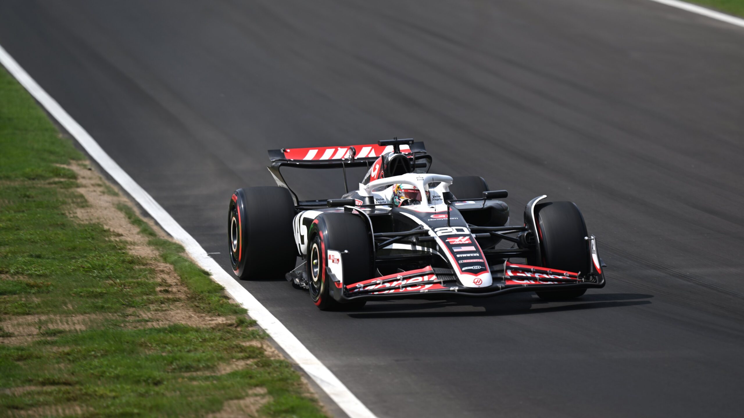 Magnussen recibe 2 puntos en la superlicencia y es suspendido para el GP de Azerbaiyán