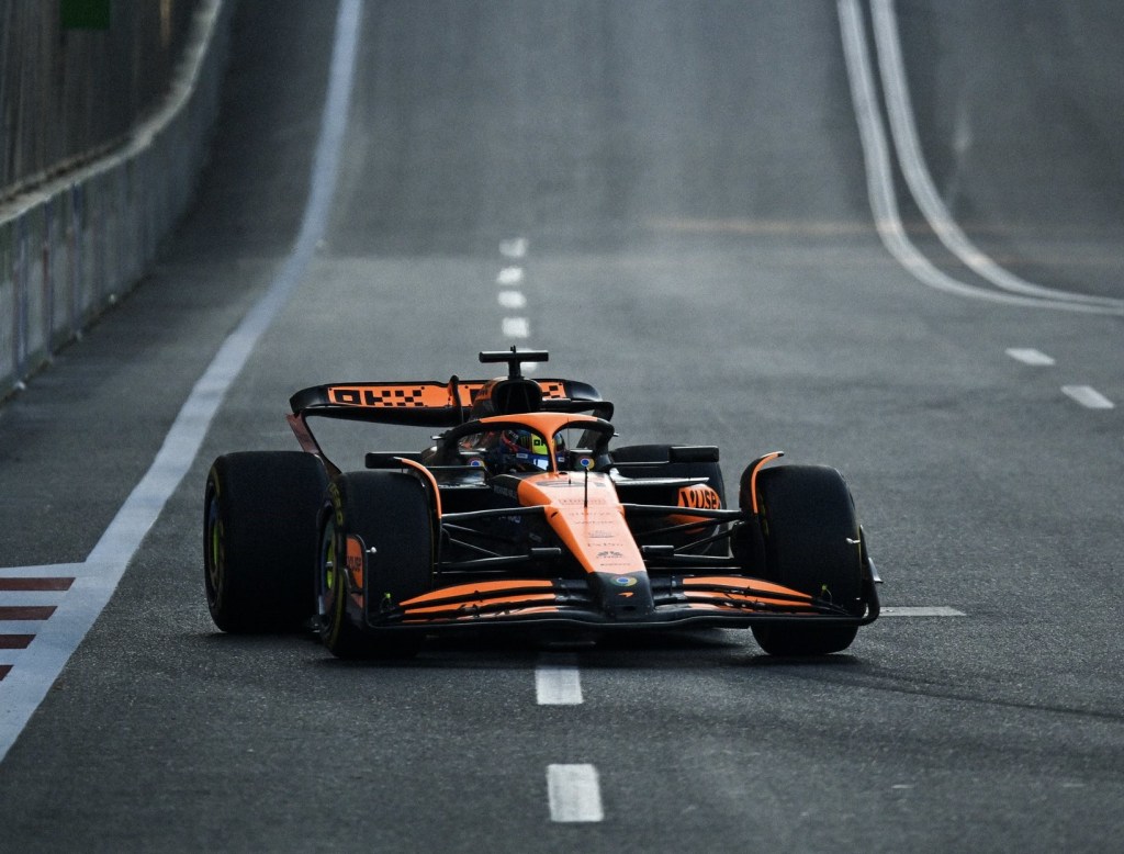 McLaren apunta al «equilibrio entre cuatro equipos» tras el viernes en Bakú