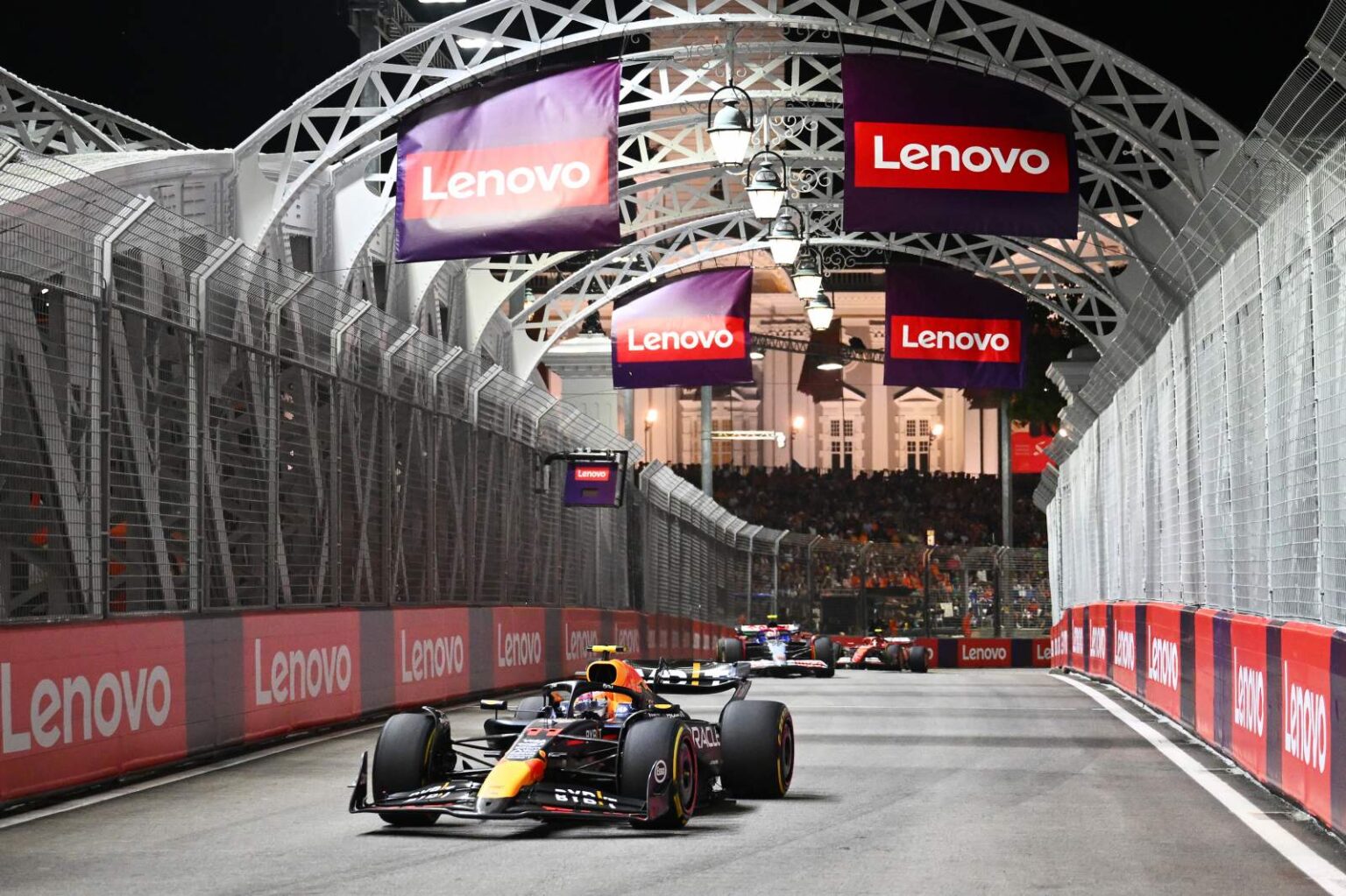 Red Bull celebra una “carrera fuerte”, pero admite a McLaren “en otro nivel” en Singapur