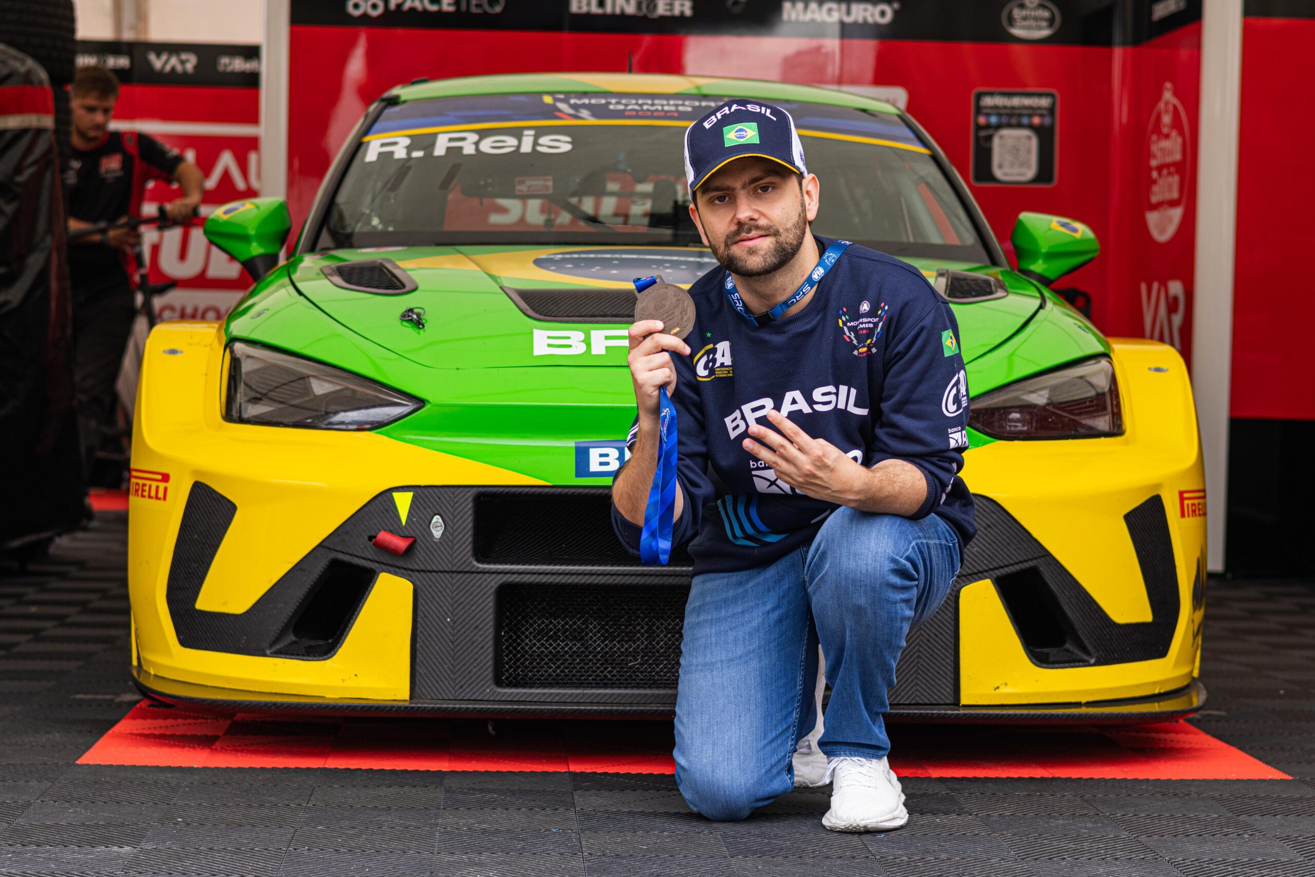 Reis conquista medalha de prata no Turismo do Motorsport Games. Argentina é ouro