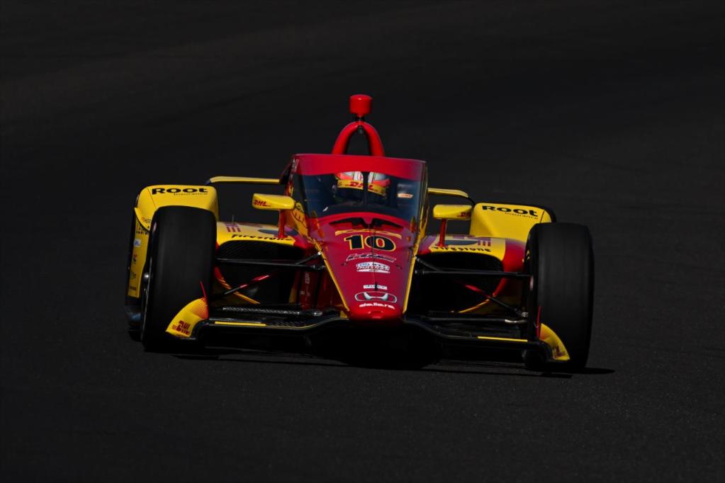 Palou vence a Newgarden al final y lidera test colectivo de Indy en el óvalo de Indianápolis