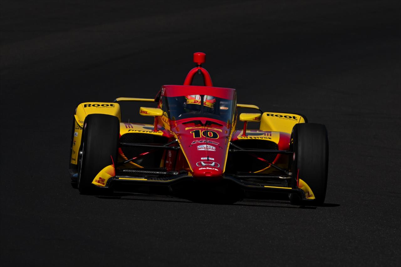 Palou vence a Newgarden al final y lidera test colectivo de Indy en el óvalo de Indianápolis