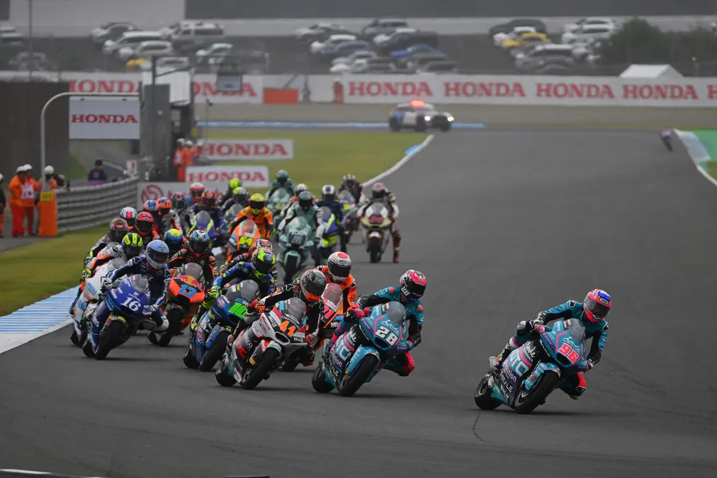 Moto2 y Moto3 cambian el formato de entrenamientos y los reglamentos técnicos