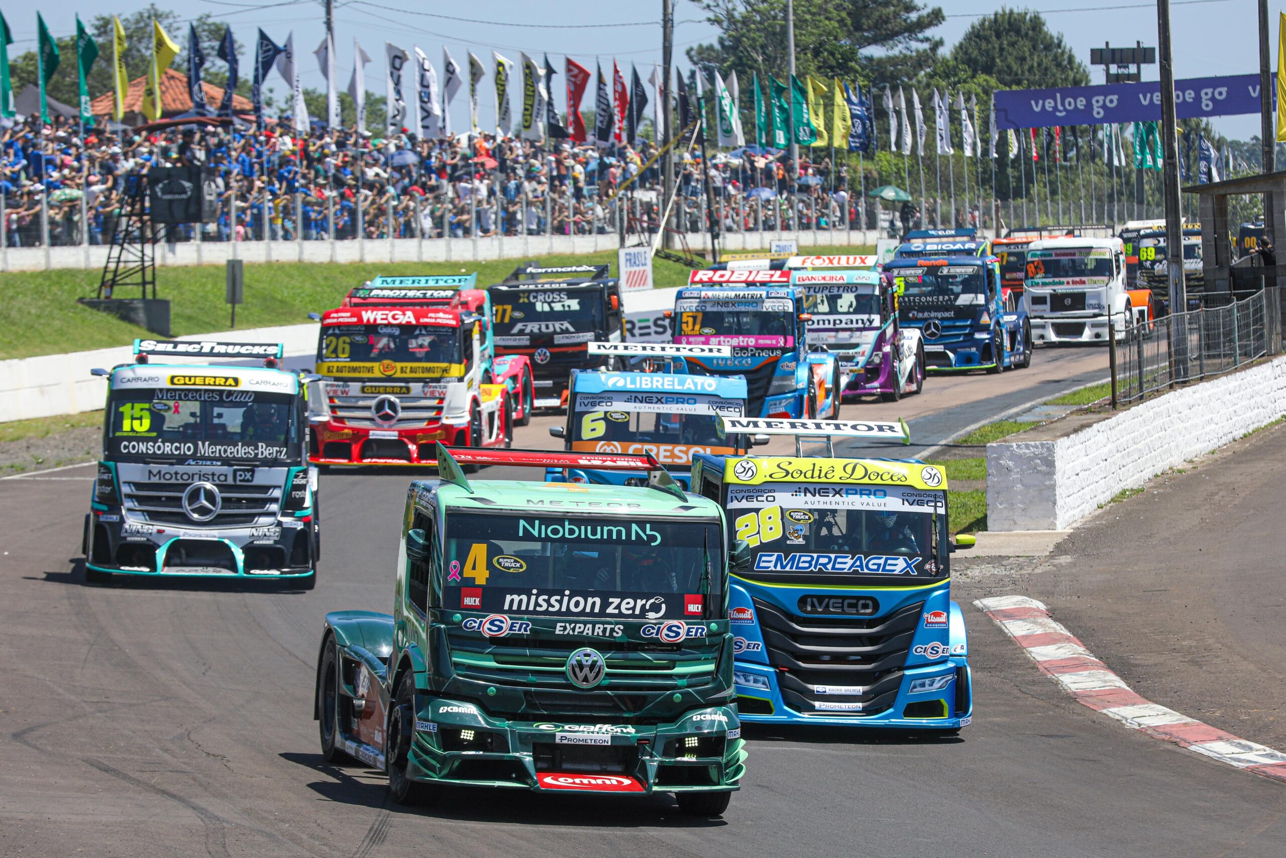 Totti e Dirani vencem em rodada dupla da Copa Truck em Tarumã